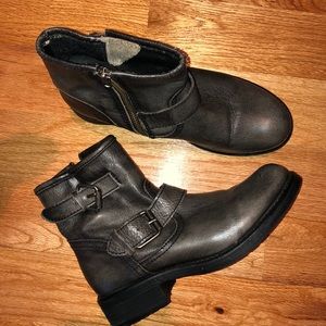 Steve Madden short boots